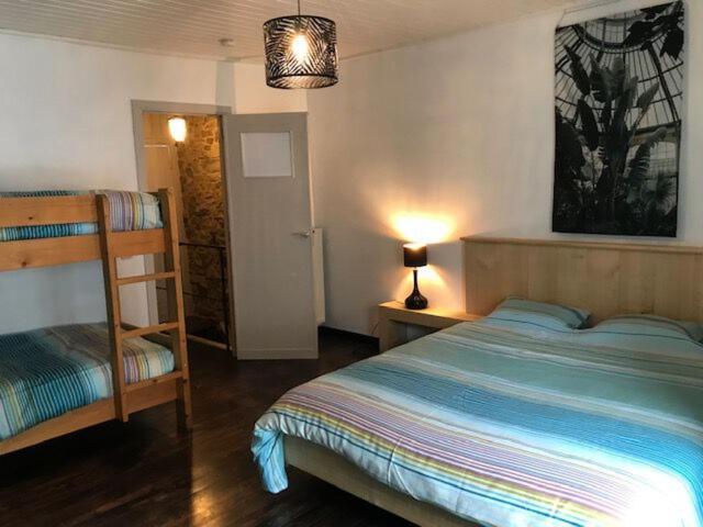 Gite Maison Alfred Soussigne Olloy-sur-Viroin Exterior foto